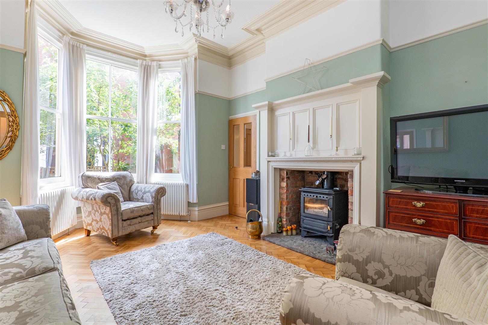 5 bed property in Southport Road, Chorley